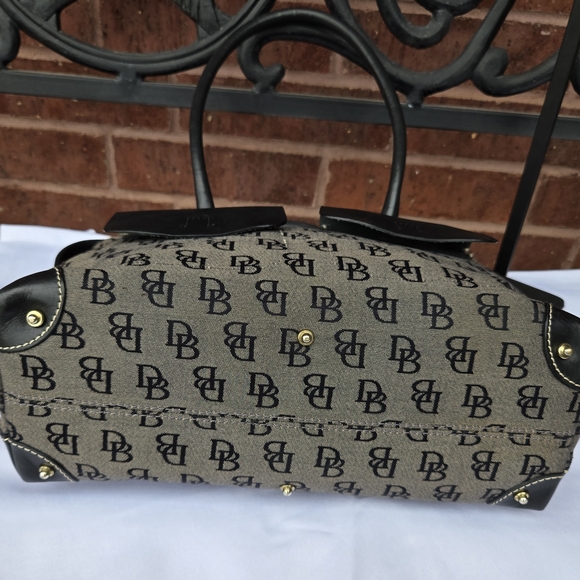 Dooney & Bourke Black and Cream Tote - Picture 5 of 9